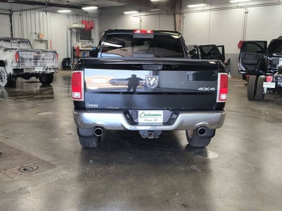 2017 RAM 1500 Laramie Crew Cab 4x4 6'4' Box