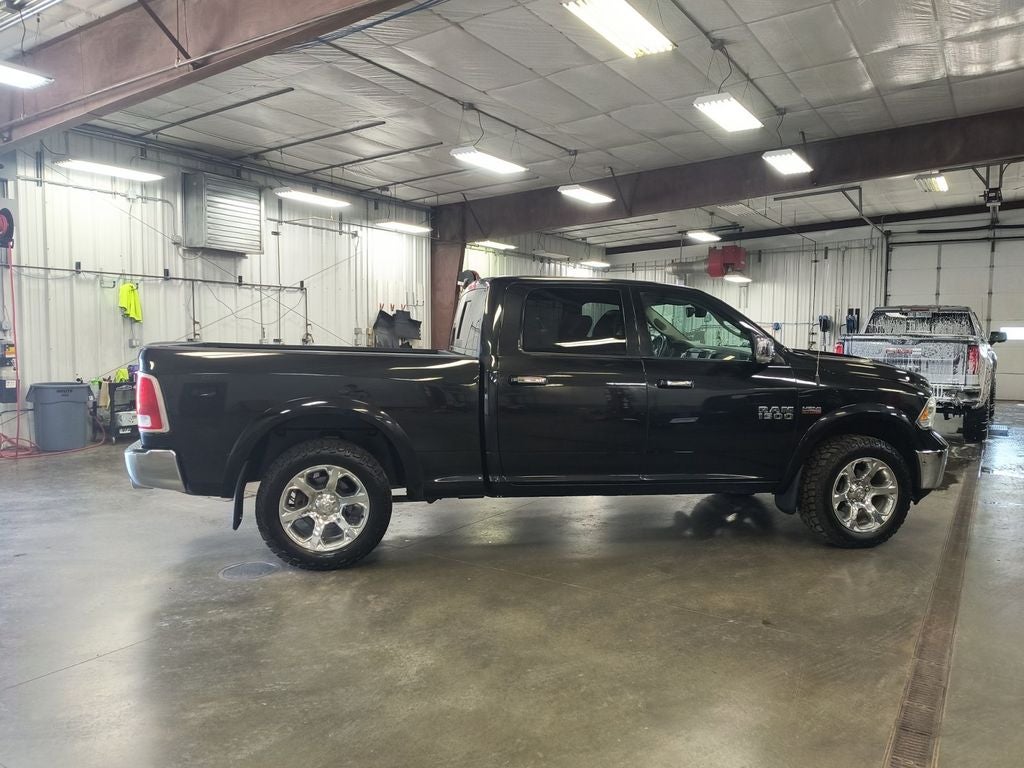 2017 RAM 1500 Laramie Crew Cab 4x4 6'4' Box