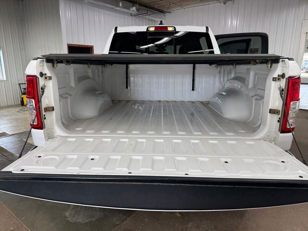 2022 RAM 1500 Big Horn Crew Cab 4x4 5'7' Box