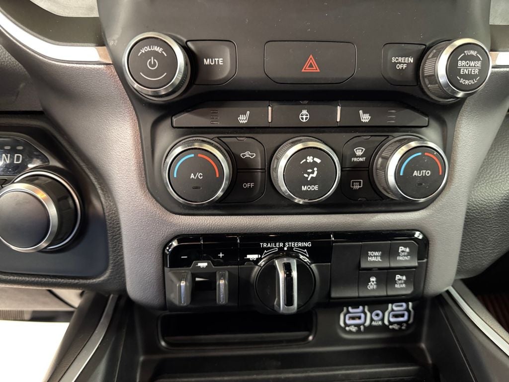 2022 RAM 1500 Big Horn Crew Cab 4x4 5'7' Box
