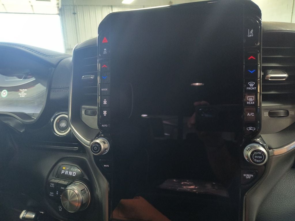 2025 RAM 1500 Laramie Crew Cab 4x4 5'7' Box