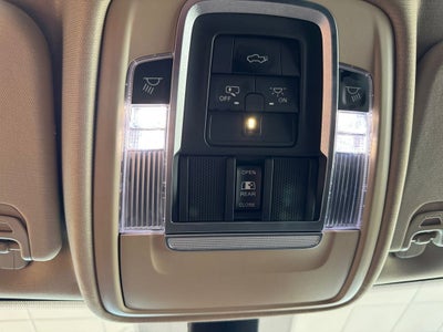 2020 RAM 1500 Laramie Crew Cab 4x4 5'7' Box