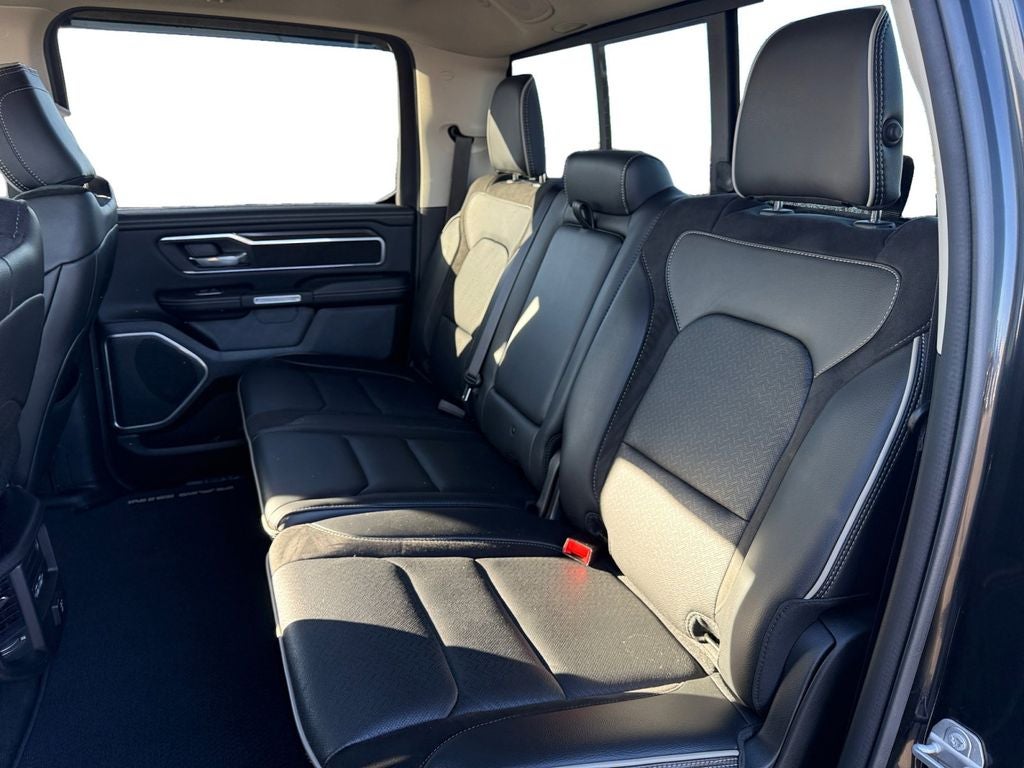 2022 RAM 1500 Laramie Crew Cab 4x4 5'7' Box