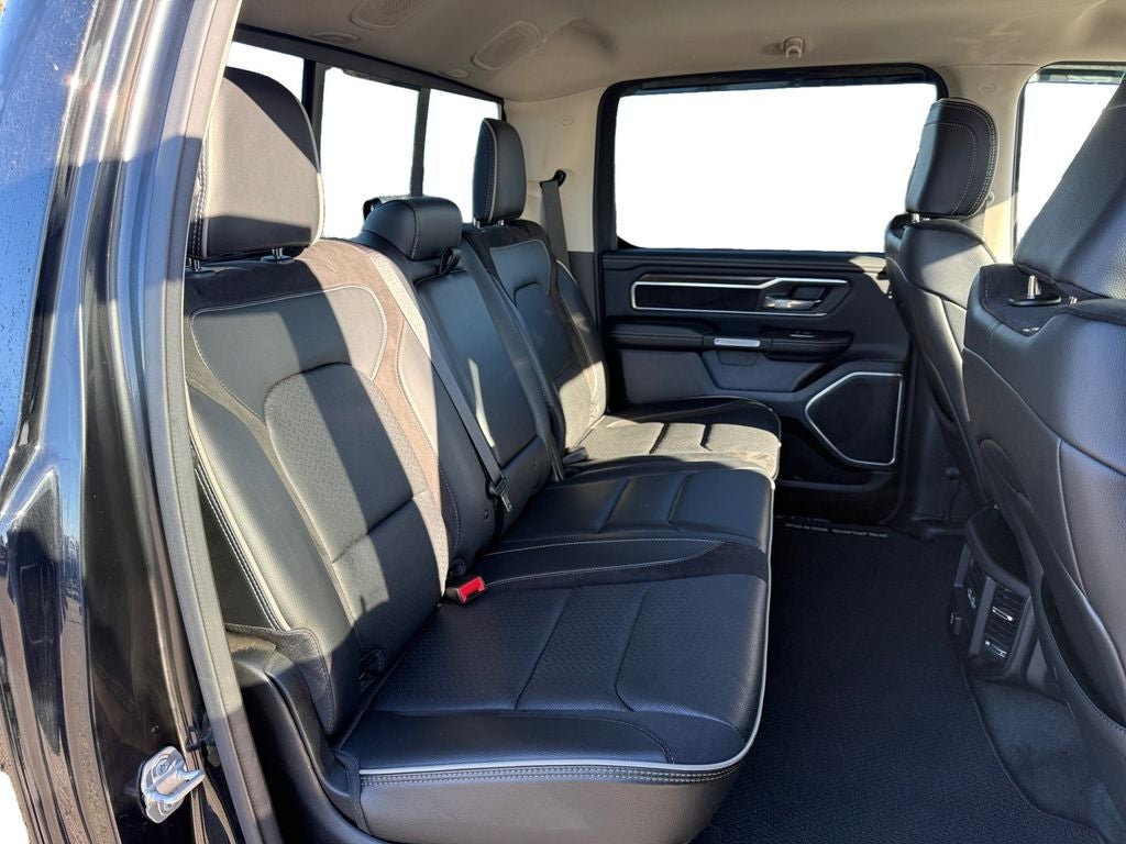 2022 RAM 1500 Laramie Crew Cab 4x4 5'7' Box