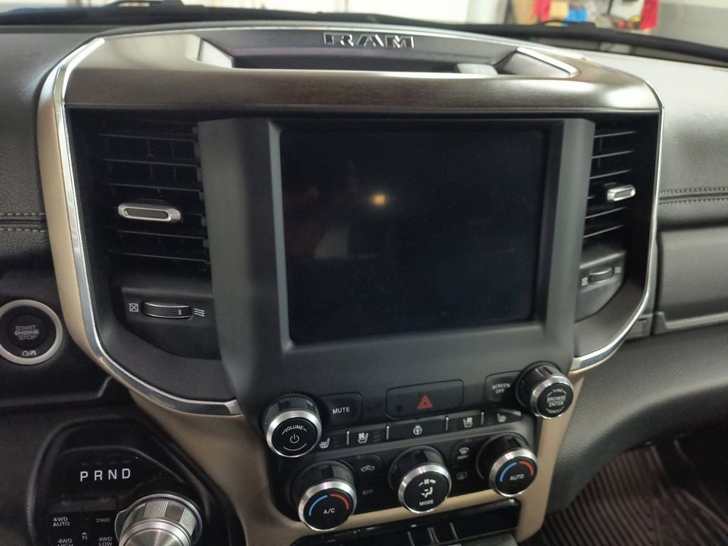 2022 RAM 1500 Laramie Crew Cab 4x4 5'7' Box