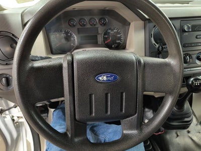 2008 Ford F-350 Chassis XL DRW