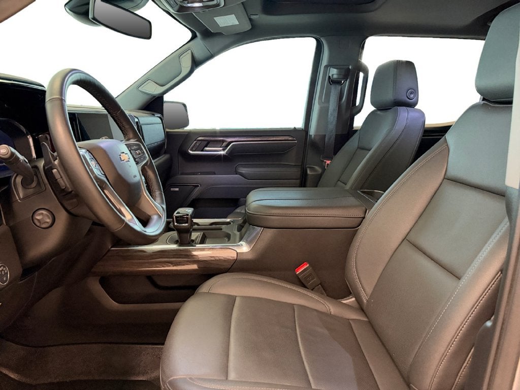 2025 Chevrolet Silverado 1500 4WD Crew Cab Short Bed LTZ
