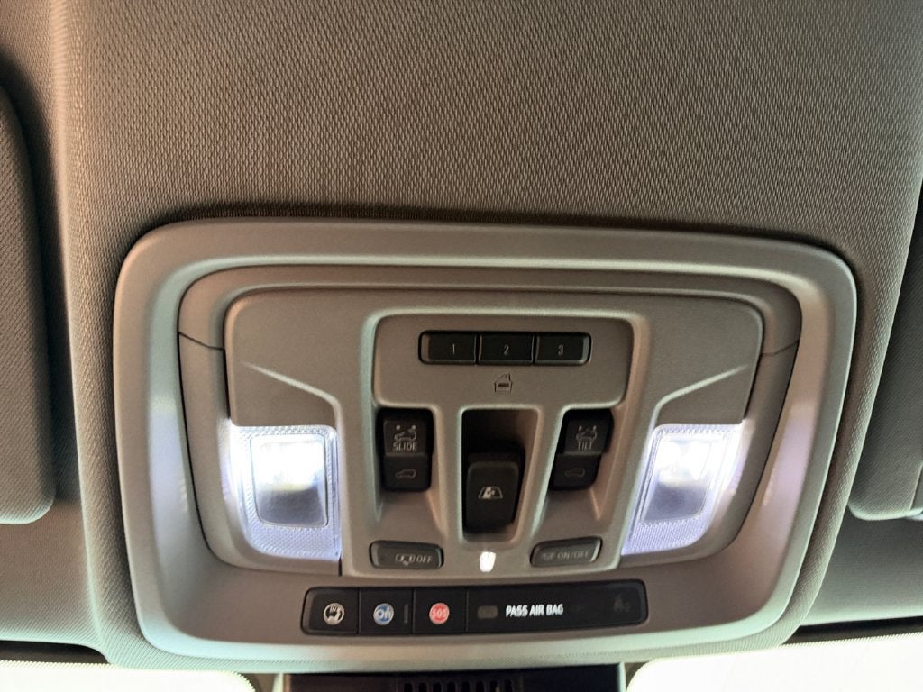 2025 Chevrolet Silverado 1500 4WD Crew Cab Short Bed LTZ