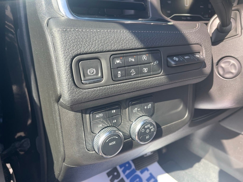 2022 GMC Yukon 4WD Denali