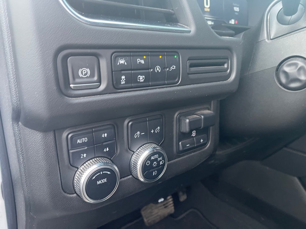 2022 GMC Yukon XL 4WD SLT