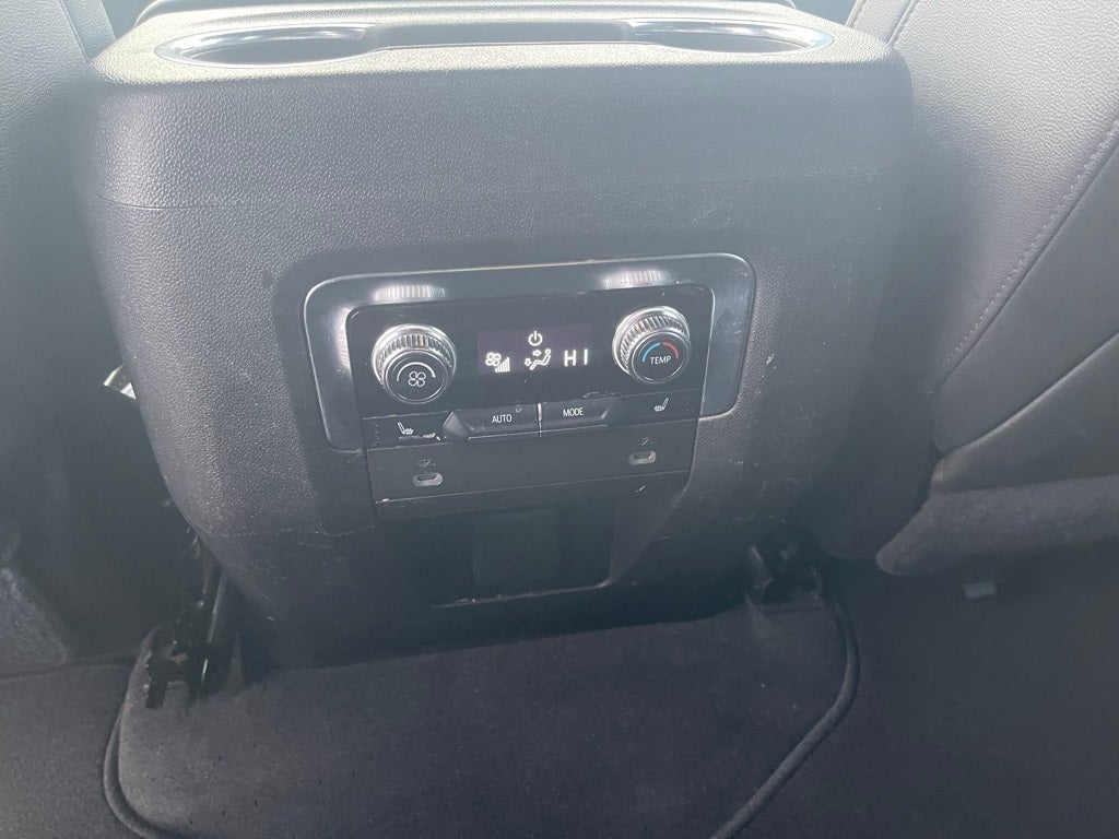 2022 GMC Yukon XL 4WD SLT