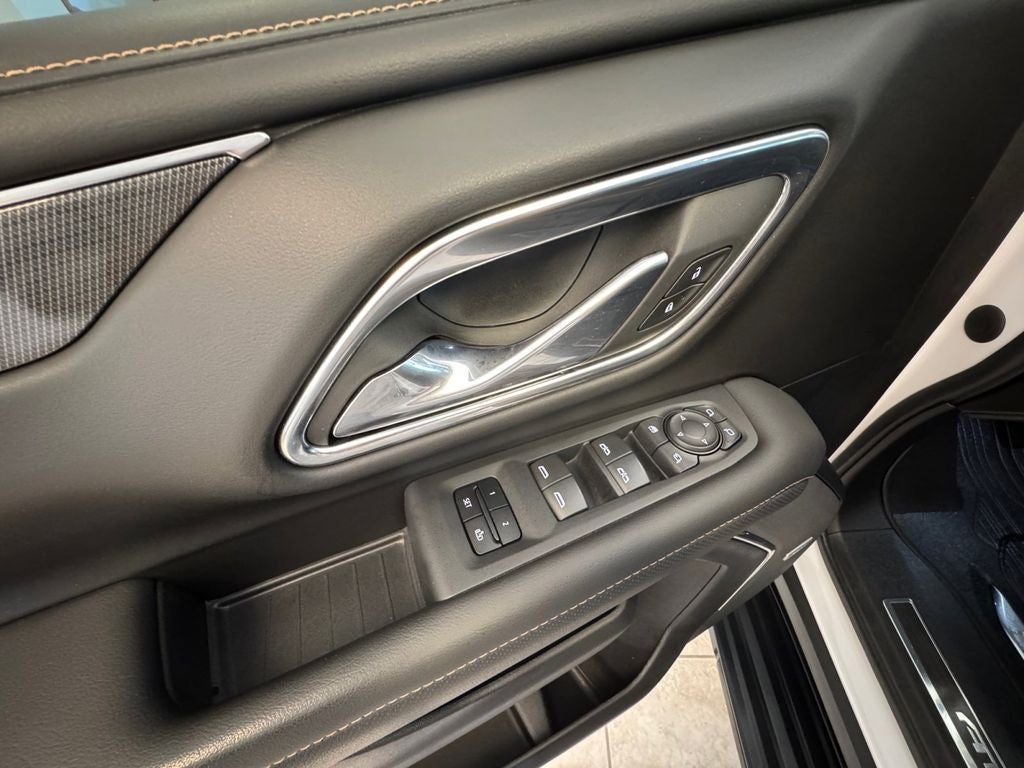 2023 GMC Yukon XL 4WD AT4