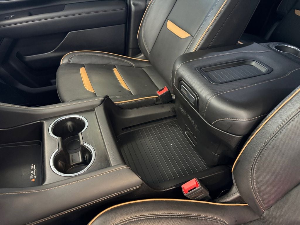 2023 GMC Yukon XL 4WD AT4