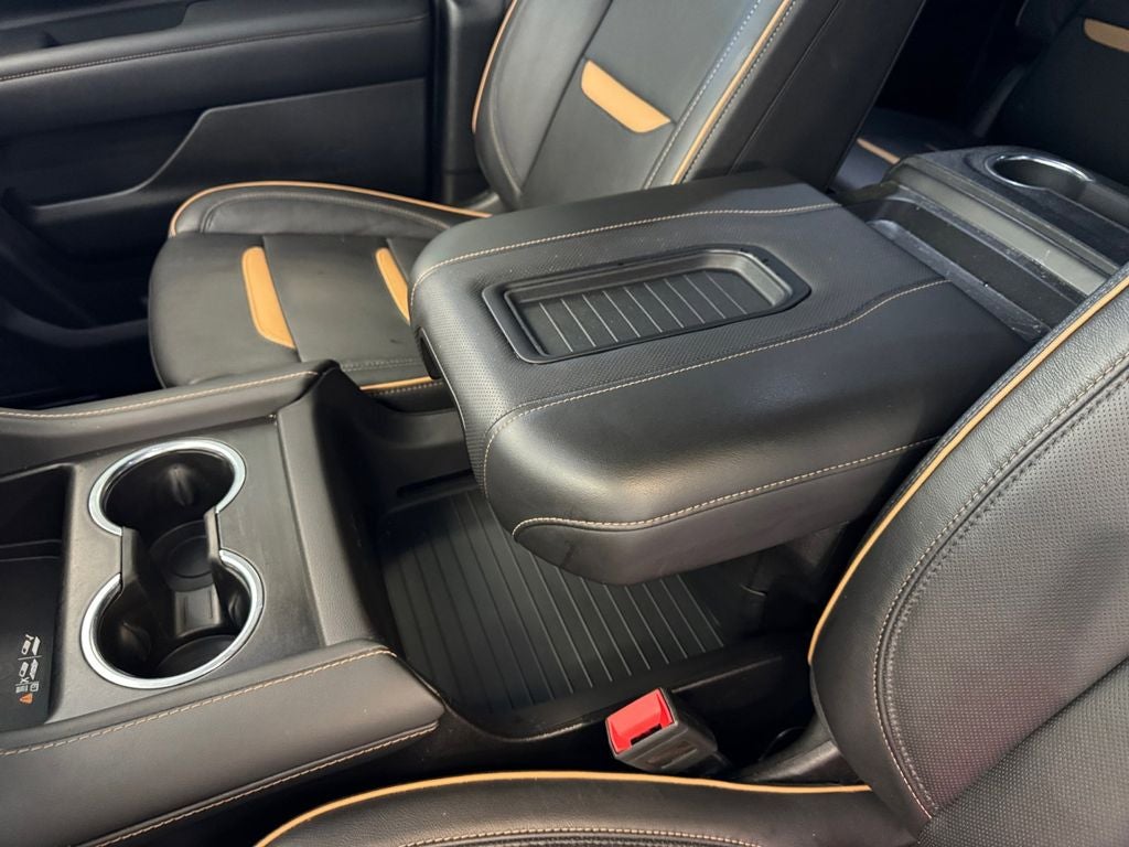 2023 GMC Yukon XL 4WD AT4