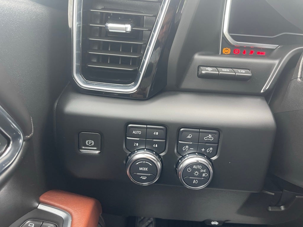 2024 GMC Sierra 3500HD Denali Ultimate