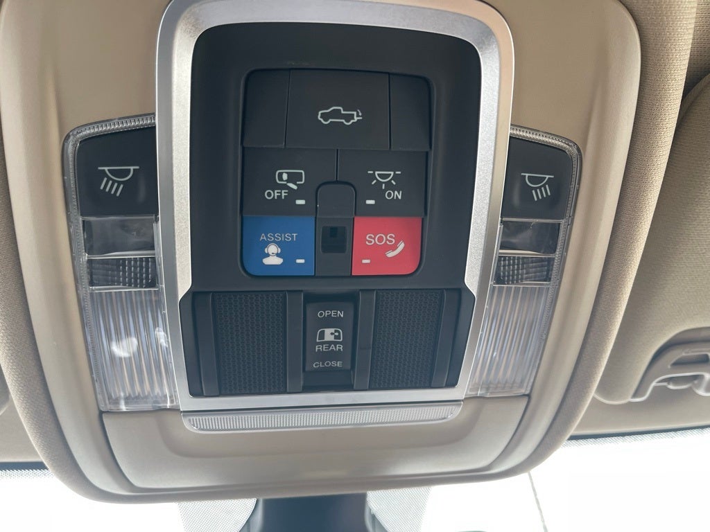 2022 RAM 2500 Laramie Crew Cab 4x4 6'4' Box