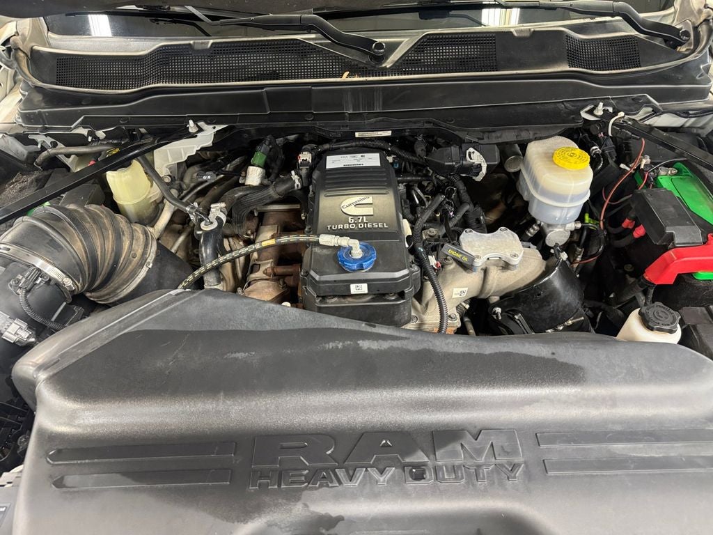 2020 RAM 2500 Laramie Crew Cab 4x4 6'4' Box