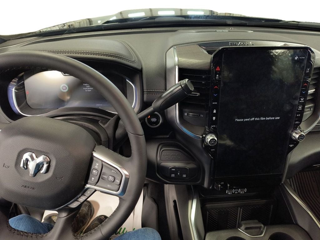 2025 RAM 2500 Laramie Crew Cab 4x4 8' Box