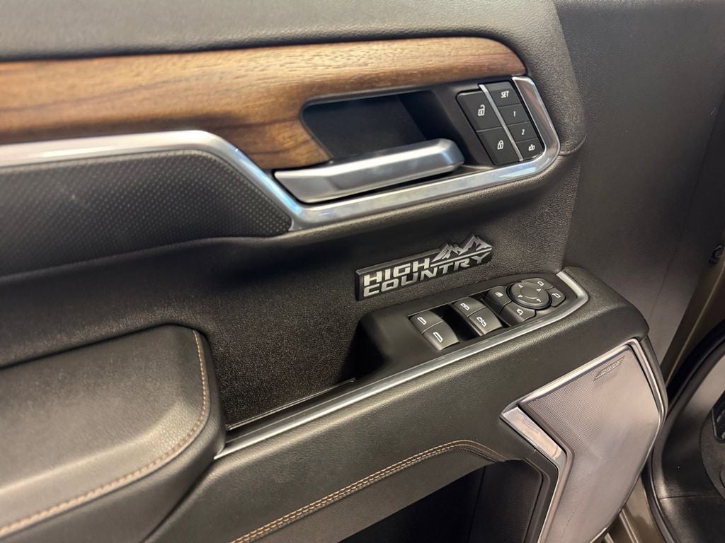 2023 Chevrolet Silverado 1500 4WD Crew Cab Short Bed High Country