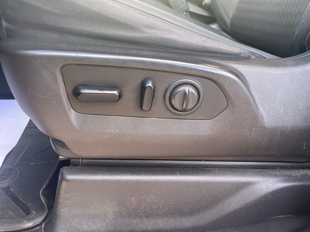 2020 Chevrolet Silverado 1500 4WD Crew Cab Short Bed LT