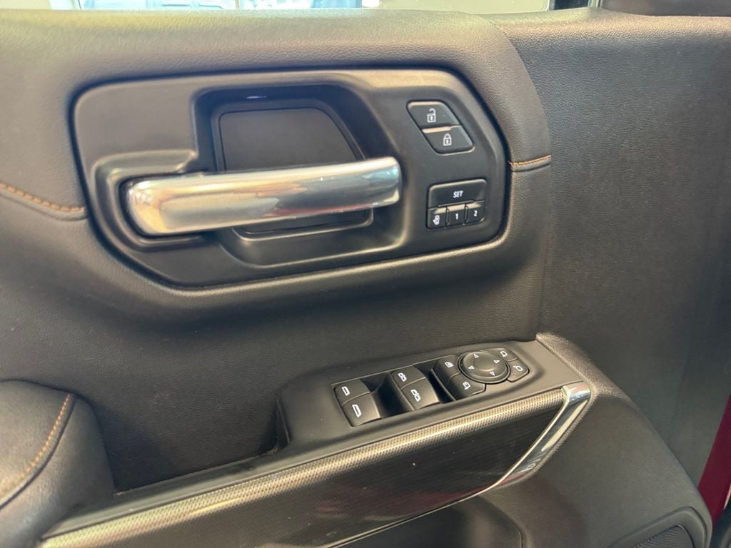 2022 GMC Sierra 1500 Limited 4WD Crew Cab Short Box AT4