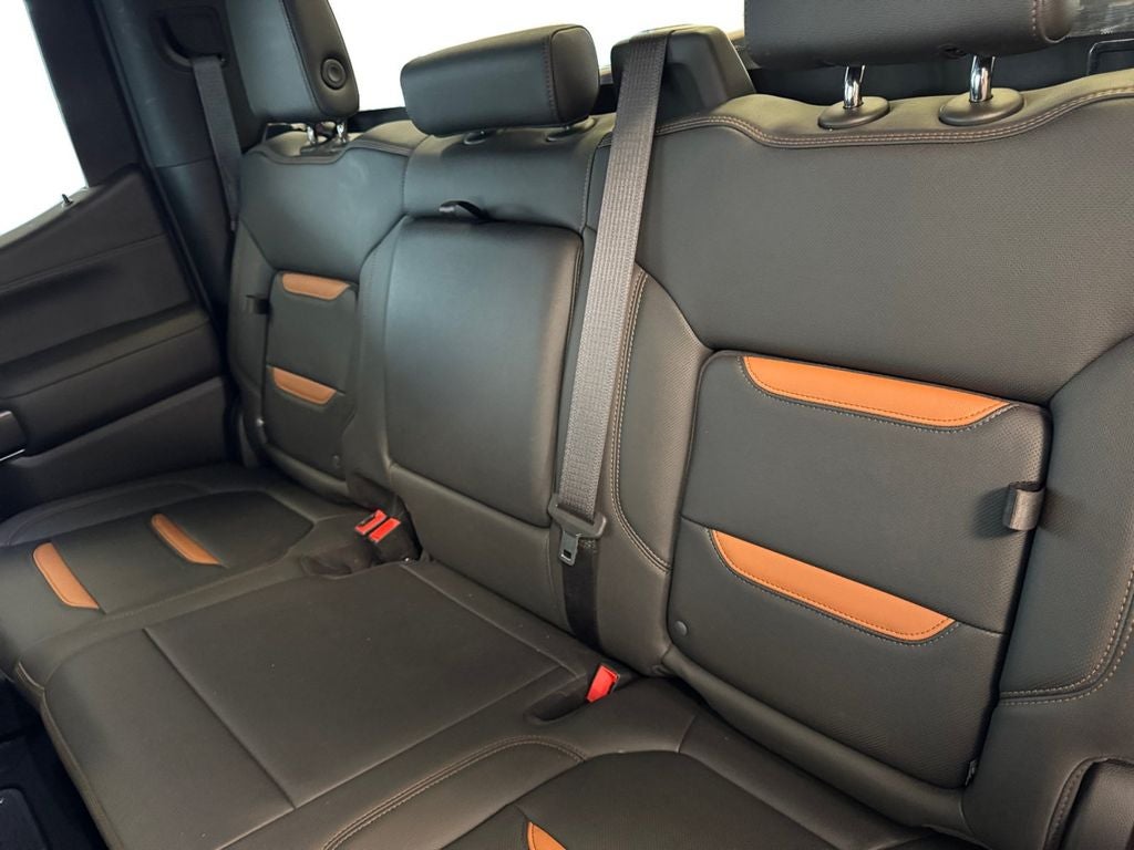 2022 GMC Sierra 1500 Limited 4WD Crew Cab Short Box AT4