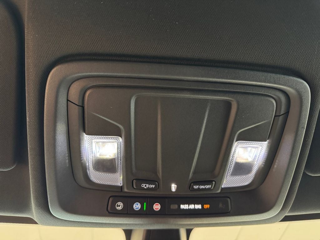 2022 GMC Sierra 1500 Limited 4WD Crew Cab Short Box AT4
