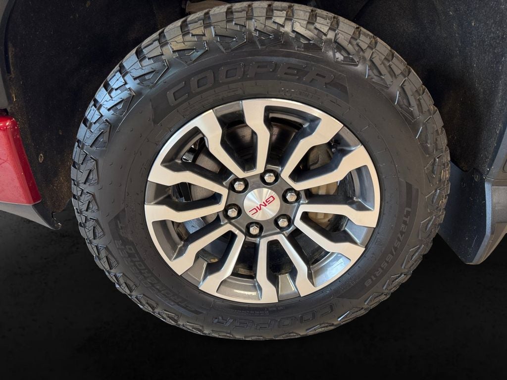 2022 GMC Sierra 1500 Limited 4WD Crew Cab Short Box AT4