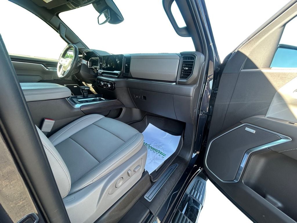 2024 GMC Sierra 1500 4WD Crew Cab Short Box SLT