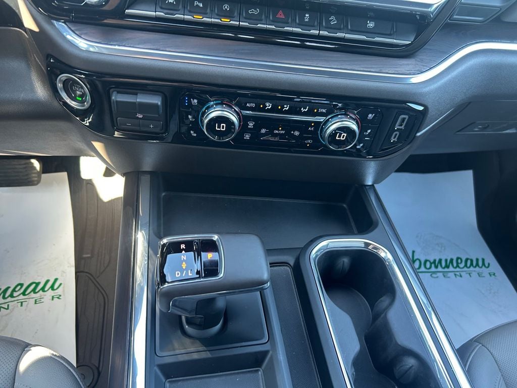 2024 GMC Sierra 1500 4WD Crew Cab Short Box SLT