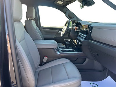 2024 GMC Sierra 1500 4WD Crew Cab Short Box SLT