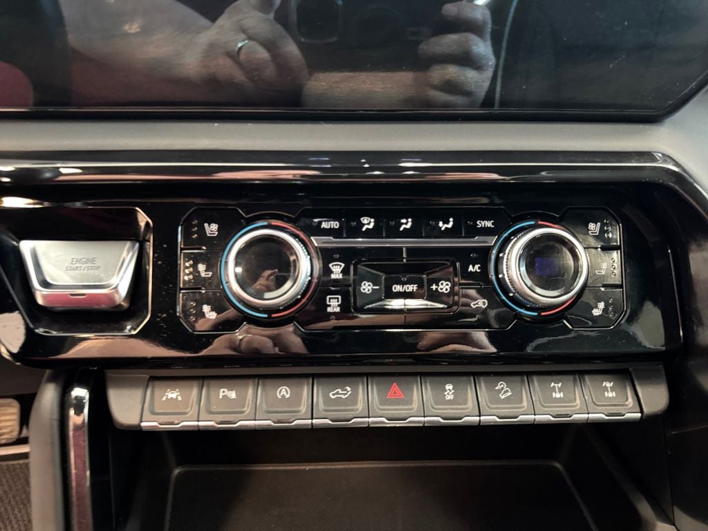 2024 GMC Sierra 1500 4WD Crew Cab Short Box AT4X