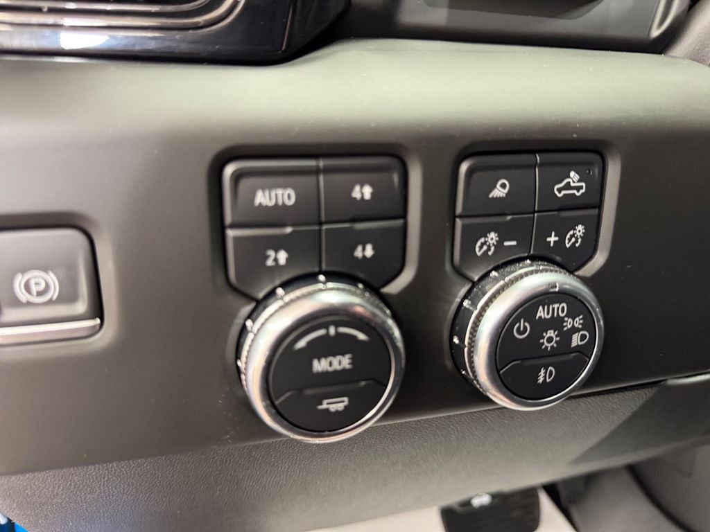 2024 GMC Sierra 1500 4WD Crew Cab Short Box AT4X