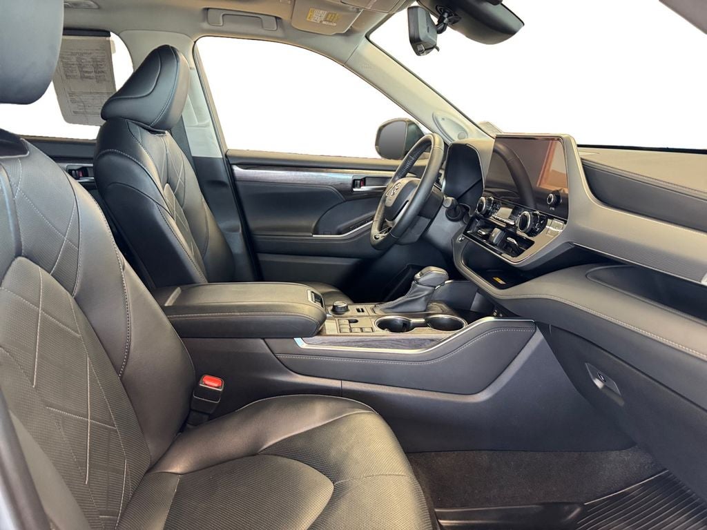2023 Toyota Highlander Platinum