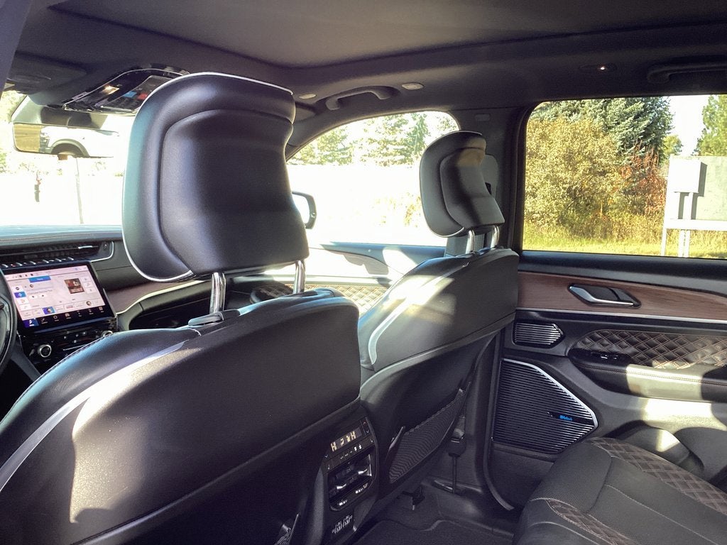 2022 Jeep Grand Cherokee Summit