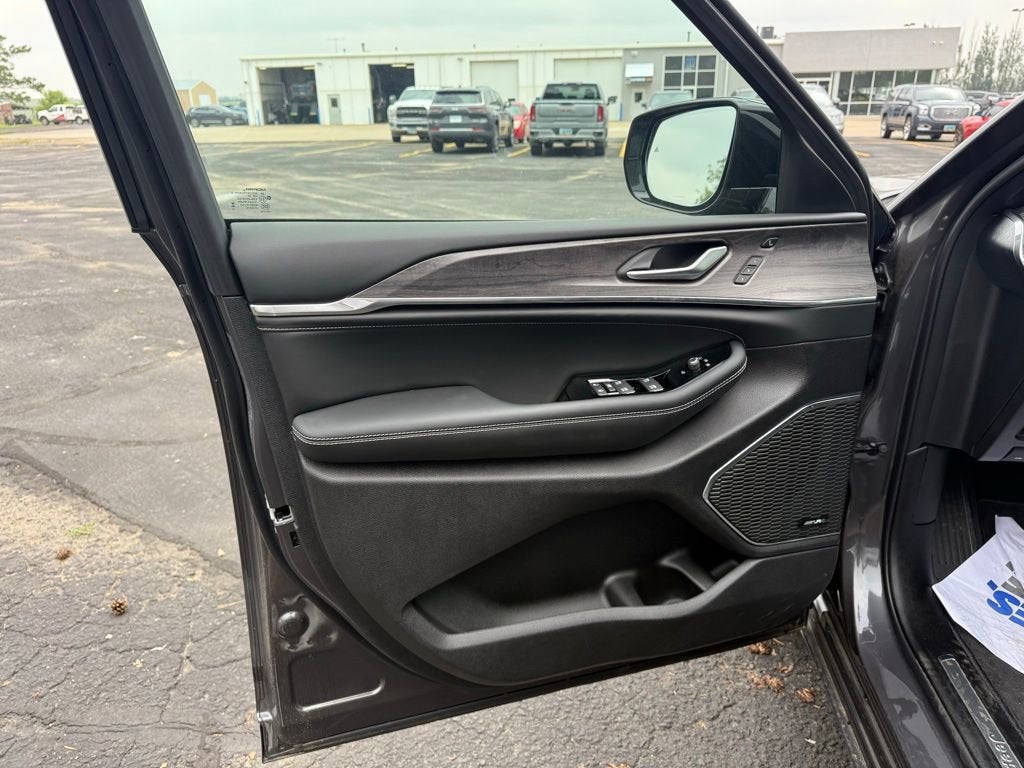 2025 Jeep Grand Cherokee L Overland