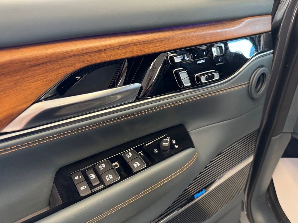 2024 Jeep Grand Wagoneer Series III