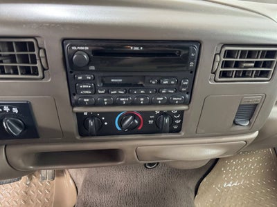 2000 Ford Super Duty F-350 SRW XL