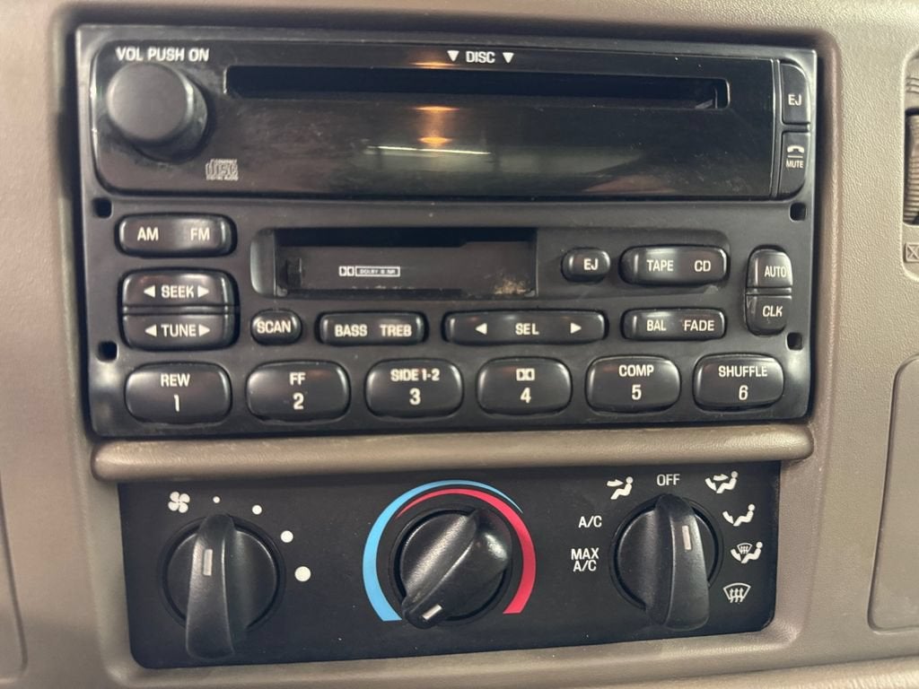 2000 Ford Super Duty F-350 SRW XL