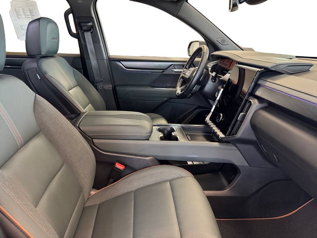 2024 GMC Acadia AT4