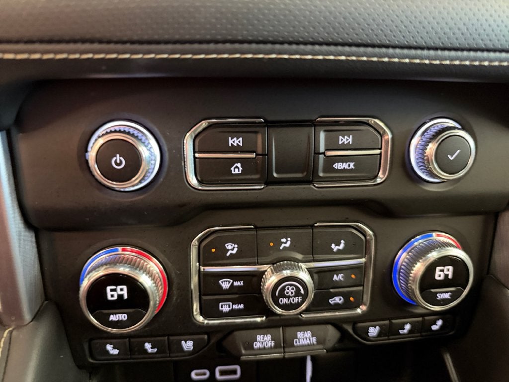 2022 GMC Yukon SLT