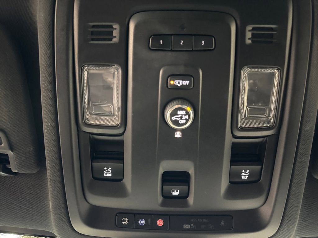 2023 Chevrolet Suburban RST