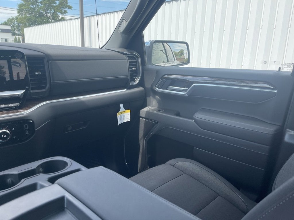 2025 GMC Sierra 1500 SLE