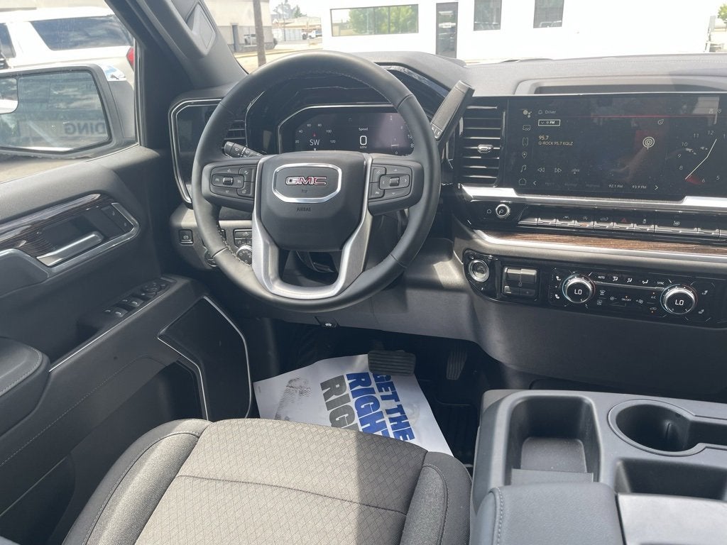 2025 GMC Sierra 1500 SLE