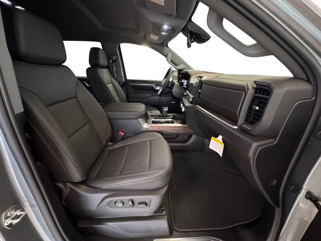 2026 GMC Sierra 1500 SLT - Photo 17