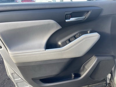 2023 Toyota Highlander Hybrid XLE