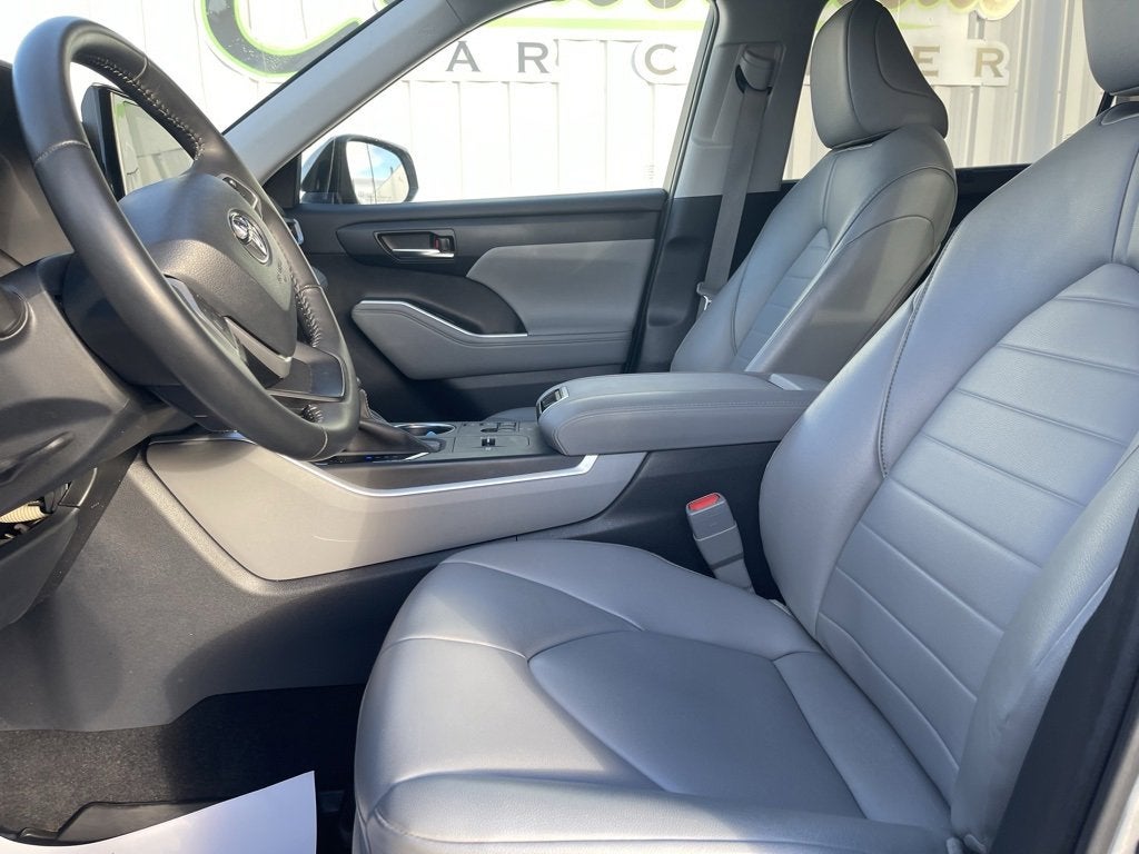 2023 Toyota Highlander Hybrid XLE