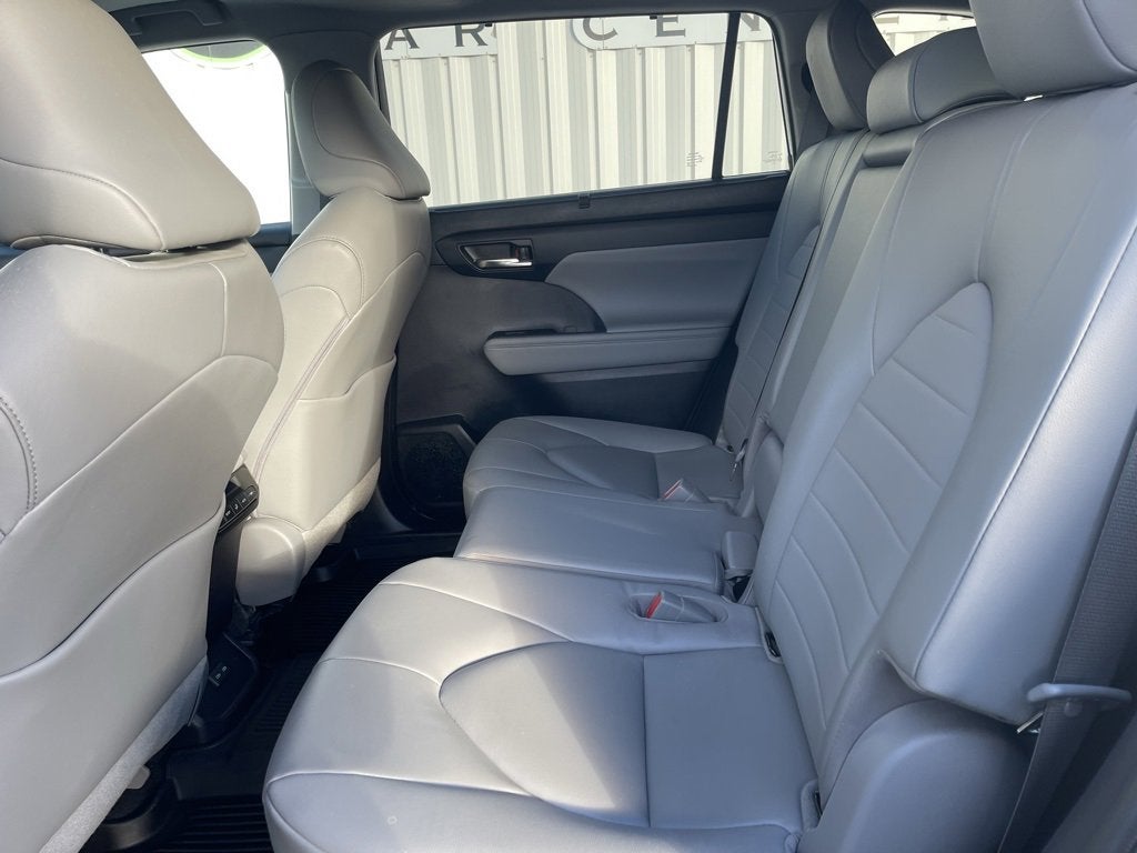 2023 Toyota Highlander Hybrid XLE