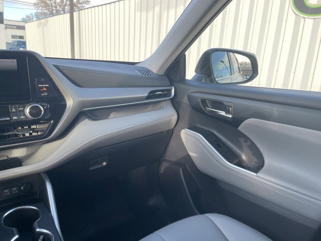 2023 Toyota Highlander Hybrid XLE