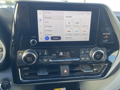 2023 Toyota Highlander Hybrid XLE